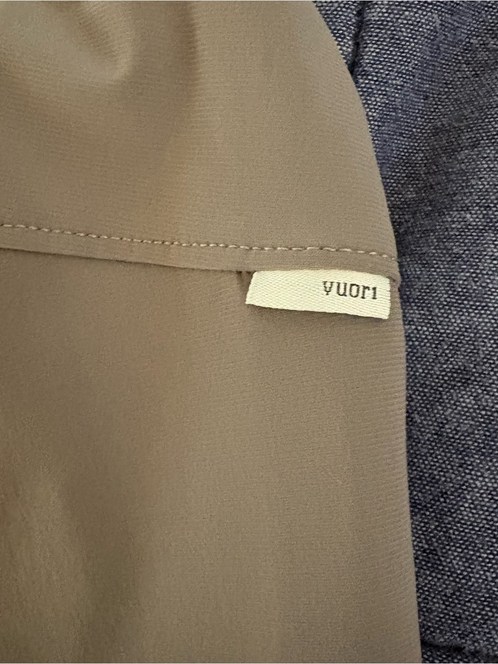 Vuori Women’s Miles Lightweight Travel Khaki Crop Athlesure Pants Size M